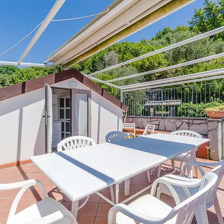 Guesthost - Exclusive With Pool & Parking * Rapallo