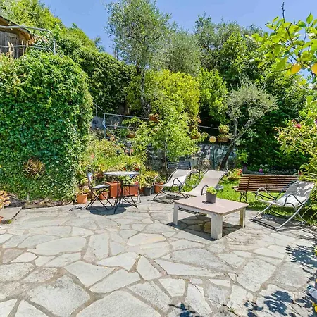 Villa Guesthost - Exclusive With Pool & Parking *