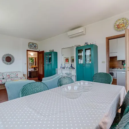 Villa Guesthost - Exclusive With Pool & Parking *