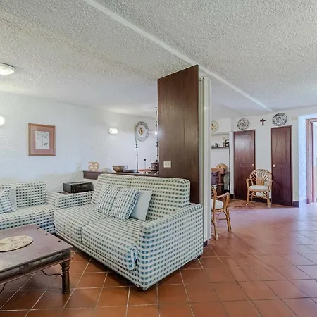 Villa Guesthost - Exclusive With Pool & Parking *