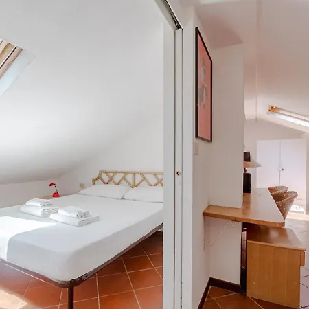 Villa Guesthost - Exclusive With Pool & Parking *