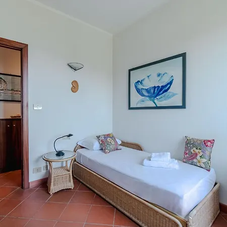 Villa Guesthost - Exclusive With Pool & Parking *