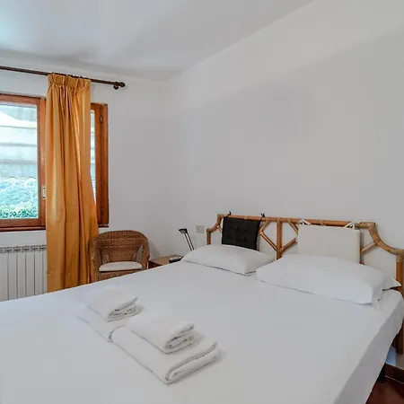Villa Guesthost - Exclusive With Pool & Parking *