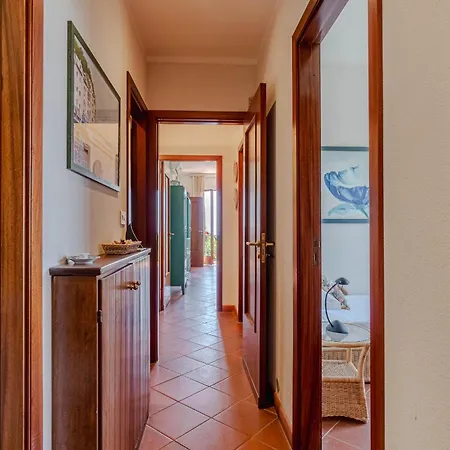 Villa Guesthost - Exclusive With Pool & Parking *