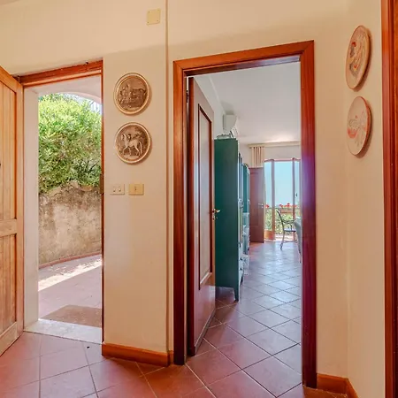 Villa Guesthost - Exclusive With Pool & Parking
