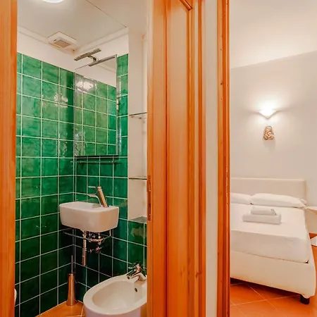 Guesthost - Exclusive With Pool & Parking Villa *